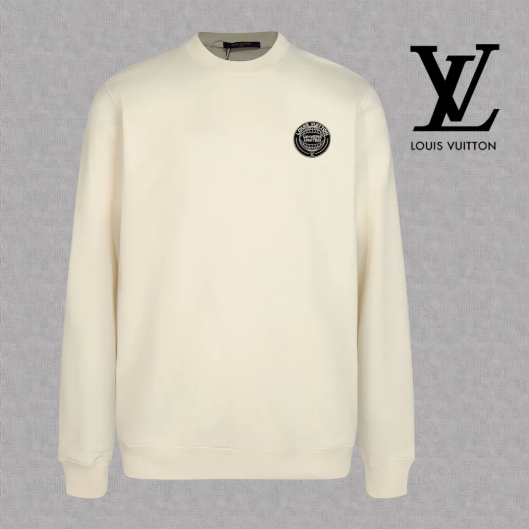 🅿️250 hot style on the shelves🔥❗ 💫〖Louis Vuitton LV〗 Fashionable round neck sweatshirt, casually matched with various styles, it is perfectly handsome😎The whole dress is made of double waistcoats, which makes the whole dress more three-dimensional. Not ordinary factories can do such fine work. The 2025 spring style counters are on sale, exquisite round neck terry sweatshirt, high-end double-strand pure cotton Customized drawstring ribs are dyed in the same vat and are complete with three standards. The chest craftsmanship adopts a simple and elegant pattern on the chest, which is easy to control for any age group! Fit and comfortable! Customized thickened 440g terry sweatshirt fabric, soft and comfortable to the touch, with a three-dimensional shape! 🙌🏻 It’s also very breathable, so it’s a versatile style that can be worn with any outfit! ✔Color: Black White Apricot Size: S M L XL 2XL